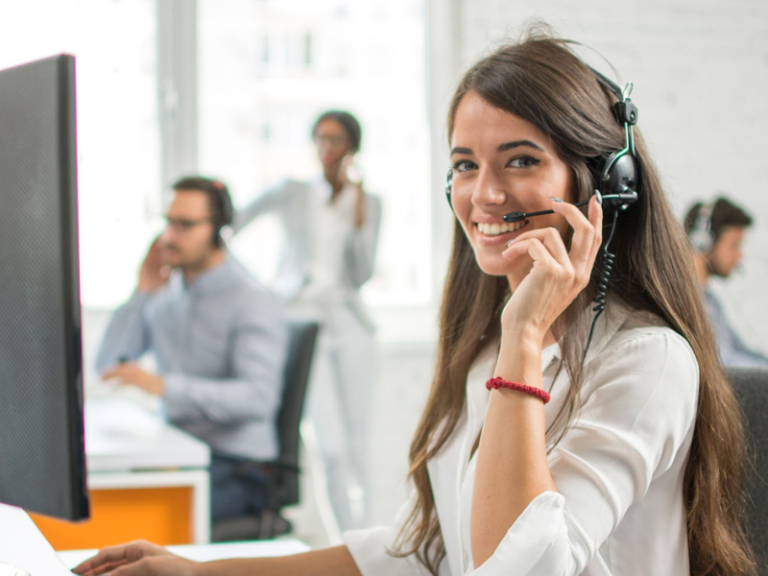 Tổng đài Call Center chuyên nghiệp của Vinasite giúp nâng tầm trải nghiệm khách hàng và tối ưu vận hành doanh nghiệp